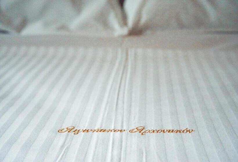 سوییت جونیور, Aeginitikon Arhontikon