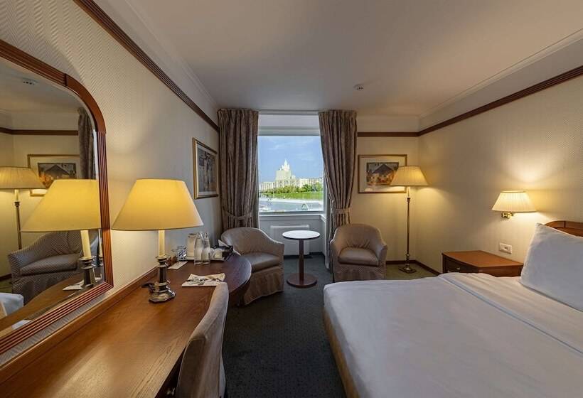 اتاق استاندارد با چشم‌انداز رودخانه, Radisson Slavyanskaya Hotel And Business Centre, Moscow
