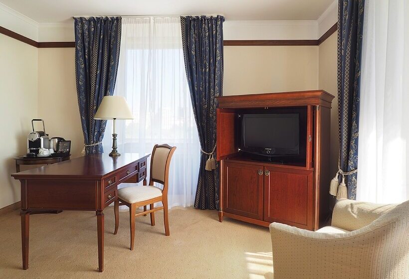 سوییت جونیور, Radisson Slavyanskaya Hotel And Business Centre, Moscow