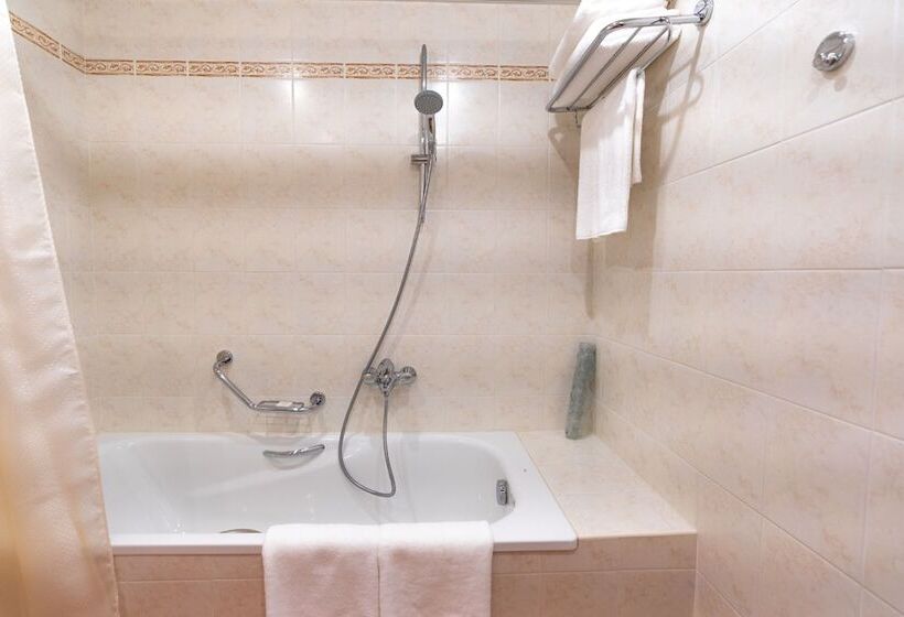 اتاق سوپریور با چشم‌انداز شهر, Radisson Slavyanskaya Hotel And Business Centre, Moscow