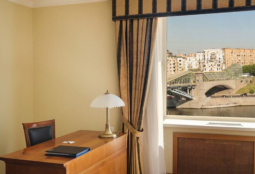 سوییت اجرایی, Radisson Slavyanskaya Hotel And Business Centre, Moscow