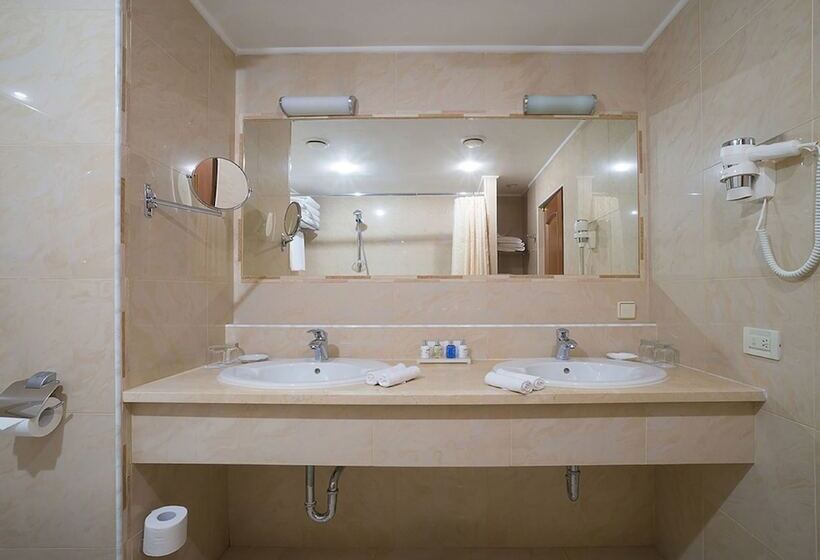 سوییت اجرایی, Radisson Slavyanskaya Hotel And Business Centre, Moscow