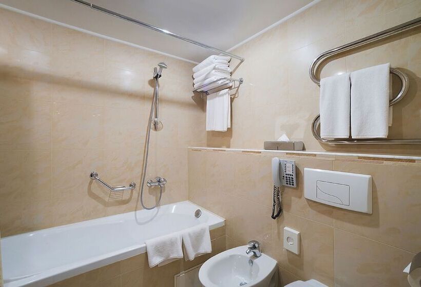 سوییت اجرایی, Radisson Slavyanskaya Hotel And Business Centre, Moscow