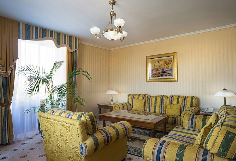 سوییت اجرایی, Radisson Slavyanskaya Hotel And Business Centre, Moscow