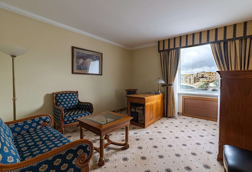سوییت اجرایی, Radisson Slavyanskaya Hotel And Business Centre, Moscow