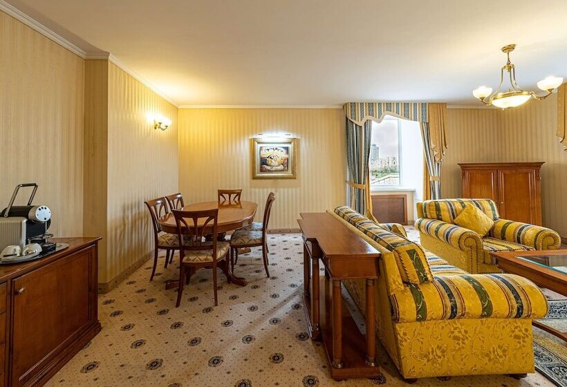 سوییت اجرایی, Radisson Slavyanskaya Hotel And Business Centre, Moscow