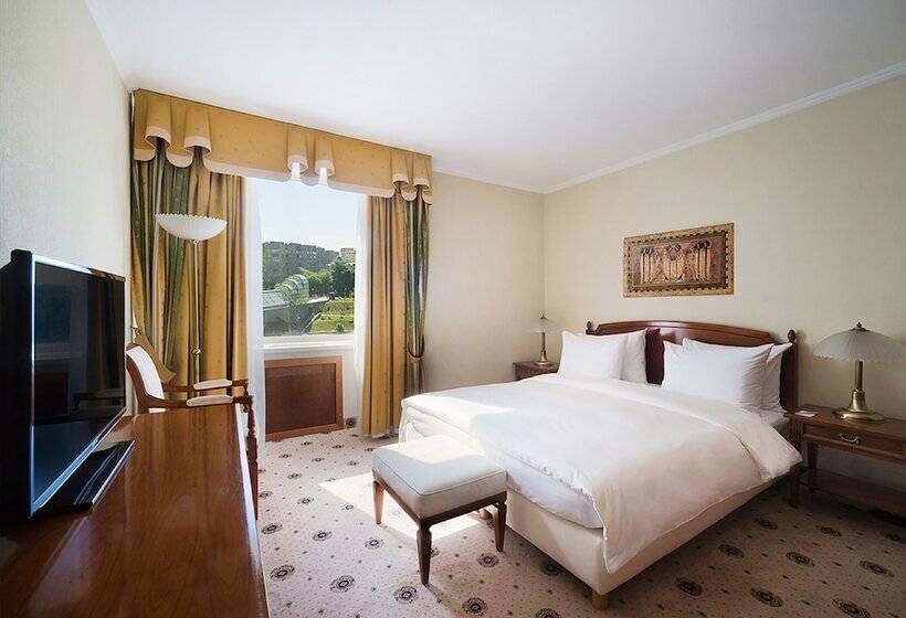 سوییت اجرایی, Radisson Slavyanskaya Hotel And Business Centre, Moscow