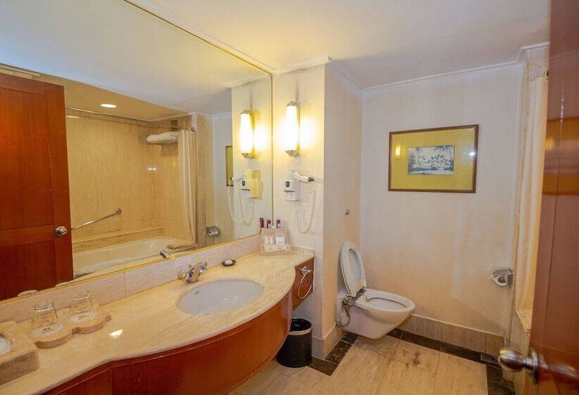 Номер Superior, Redtop Hotel & Convention Center