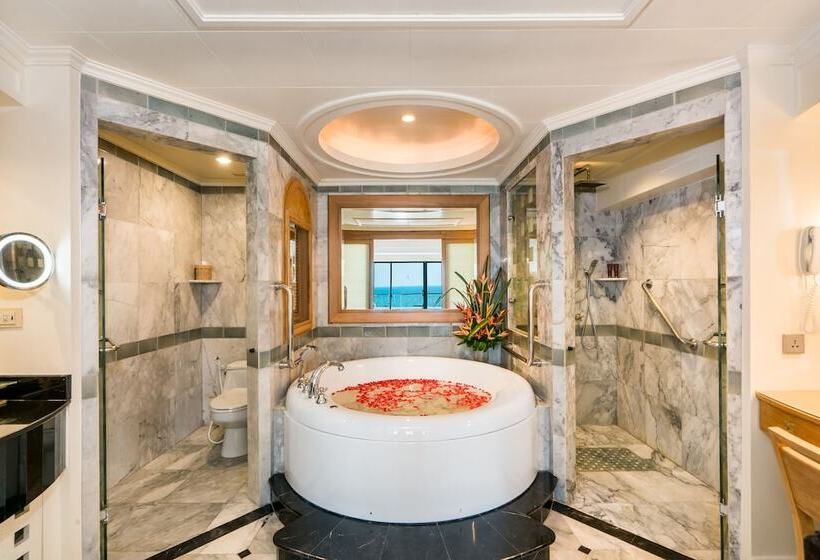 سوئیت رویال, Royal Wing Suites & Spa Pattaya