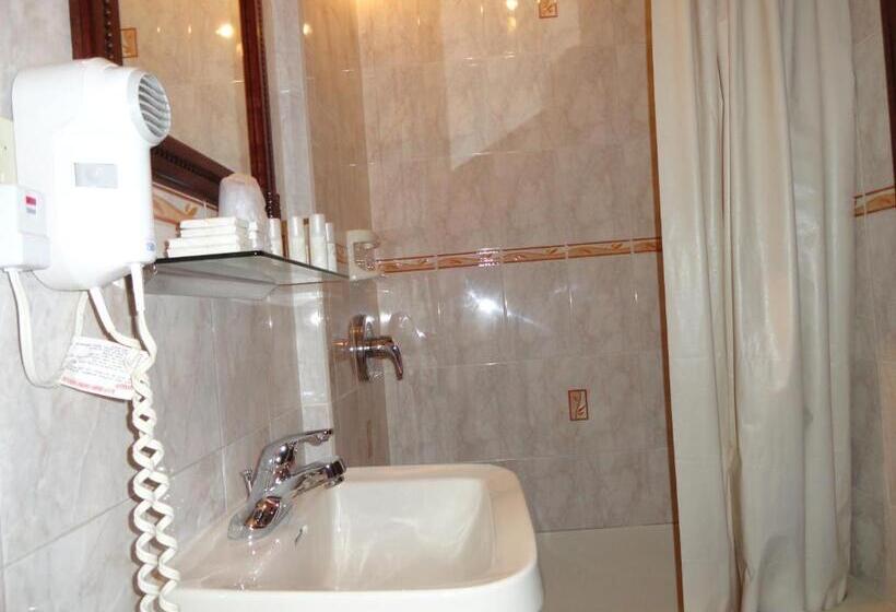 Quarto Estandar Banheiro Compartilhado, 31 Extended Stay