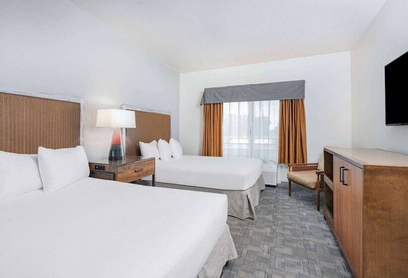 스위트, Ramada By Wyndham Bakersfield