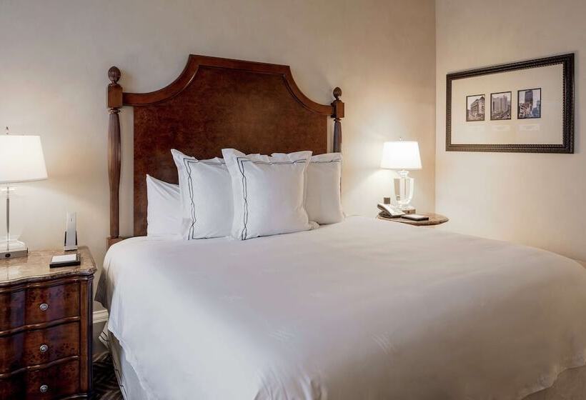 Quarto Superior, The Roosevelt New Orleans  A Waldorf Astoria