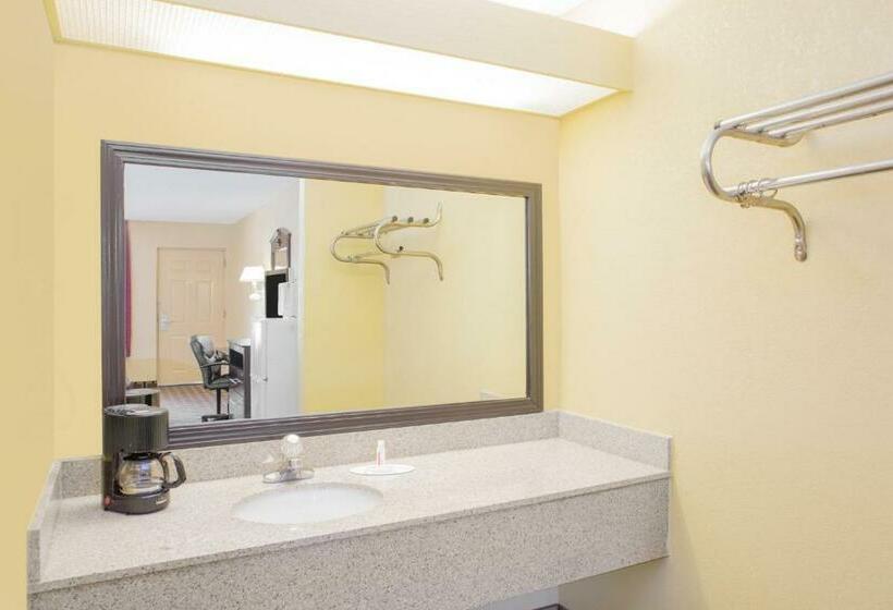Люкс Deluxe Кровать Кинг, Days Inn By Wyndham Andalusia