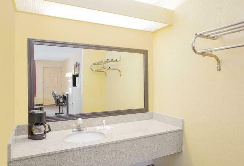 Стандартный Номер Кровать Кинг, Days Inn By Wyndham Andalusia