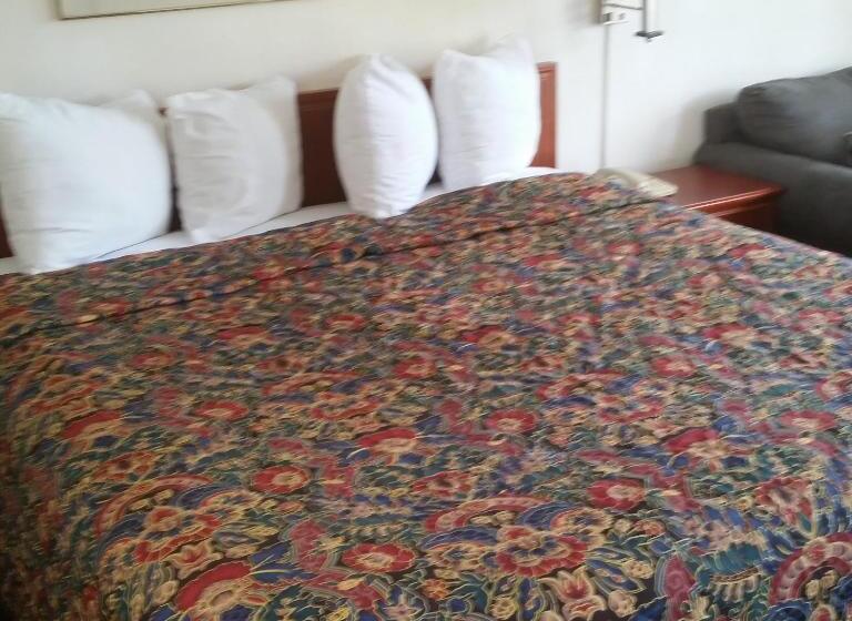 Люкс Кровать Кинг, Days Inn By Wyndham Orange Anaheim