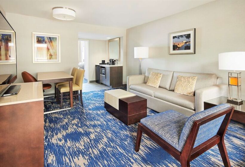 Suíte Premium, Embassy Suites By Hilton Alexandria Old Town