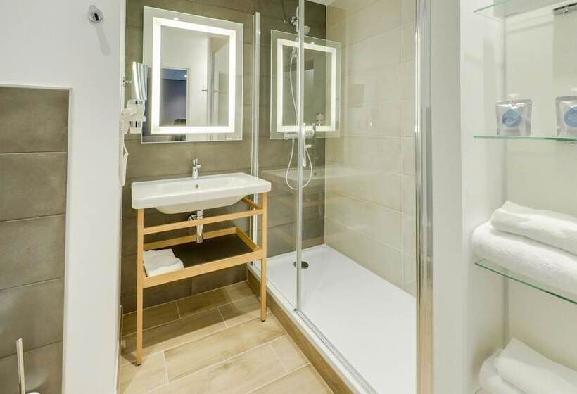 اتاق سوپریور, Golden Tulip Roissy Saint Witz