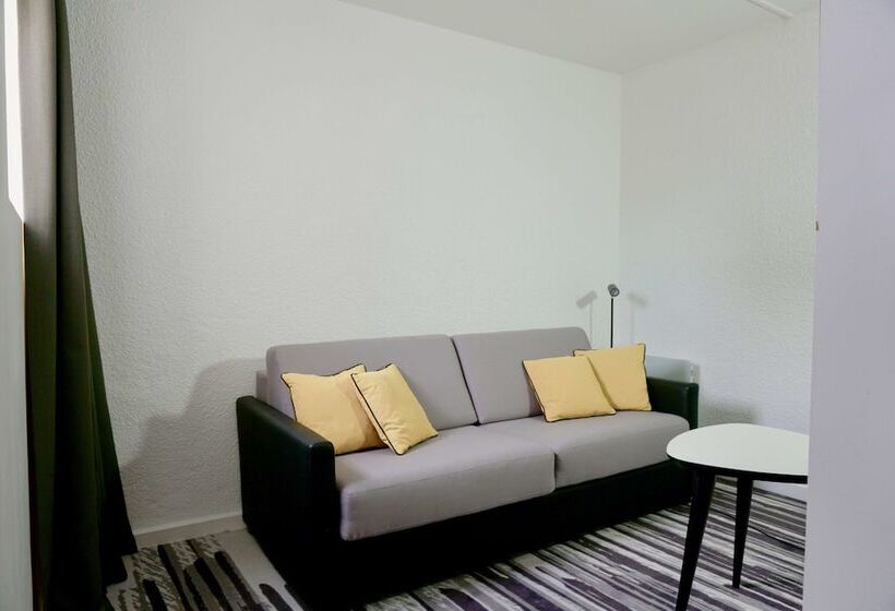 سوییت, Golden Tulip Roissy Saint Witz