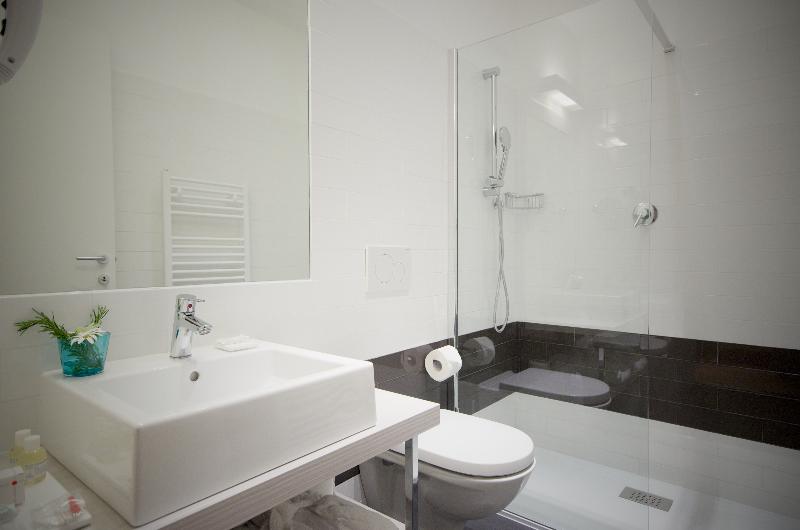 اتاق استاندارد با تخت بزرگ, The Westin Grand Cayman Seven Mile Beach Resort & Spa