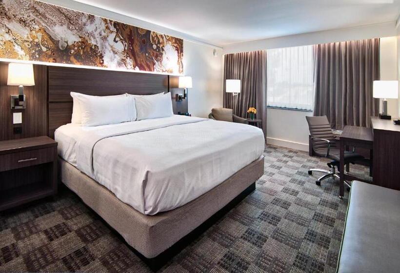장애인을 위한 킹사이즈 침대 스탠다드 룸, Crowne Plaza Executive Center Baton Rouge, An Ihg