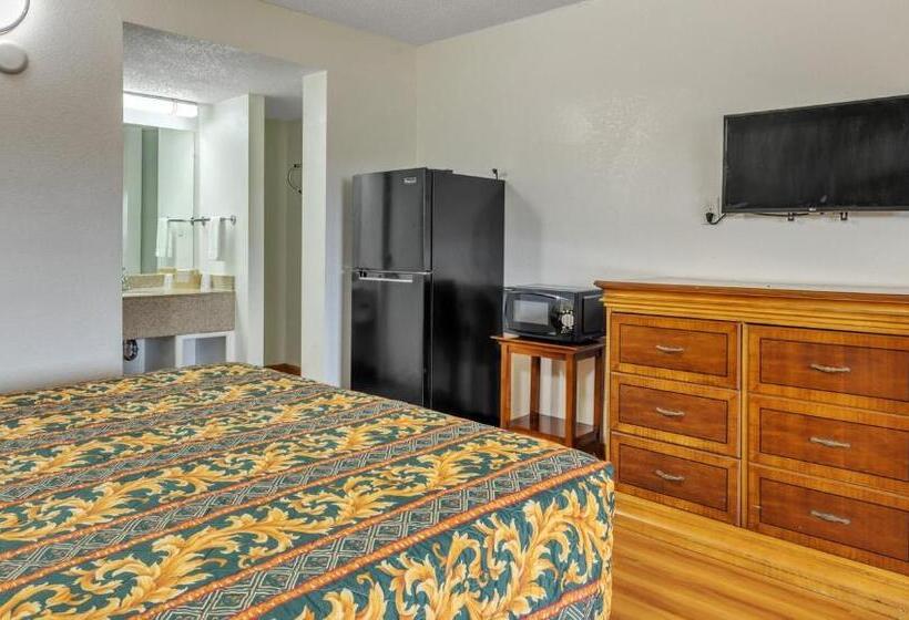 Стандартный Номер Кровать Кинг, Studios And Suites 4 Less Emporia