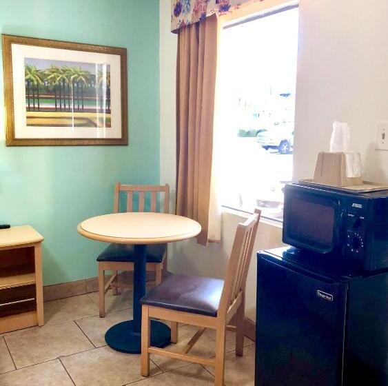 기본룸, Dunes Inn & Suites  Tybee Island