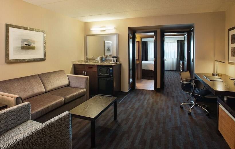 장애인을 위한 스위트, Hilton Winnipeg Airport Suites