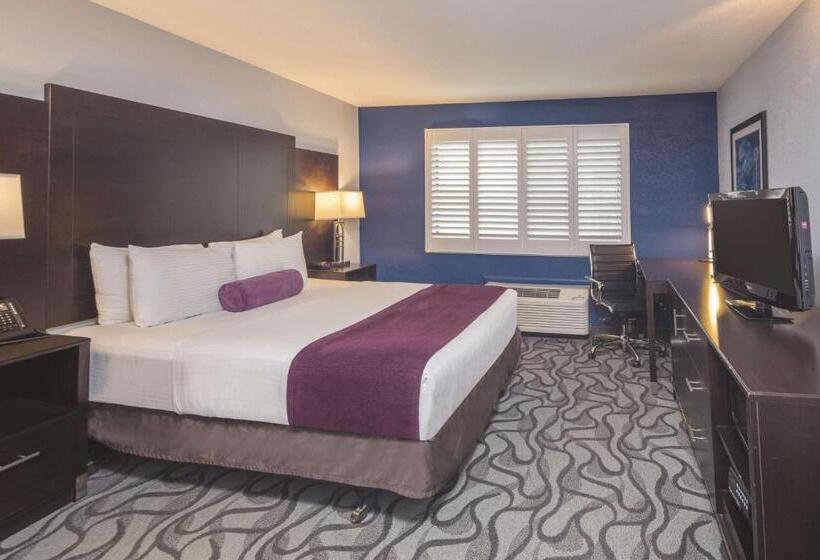 身障者適用キングサイズベッドルーム, La Quinta By Wyndham San Jose Airport