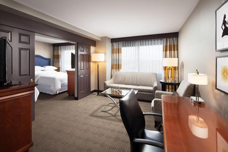 标准间, Sheraton Fairplex Suites & Conference Center