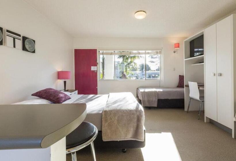 إستوديو قياسى, Mt Albert Motor Lodge