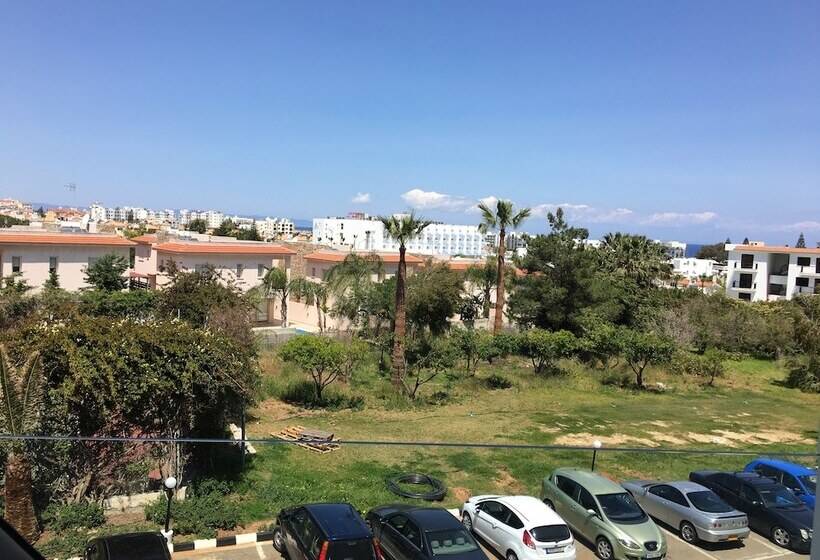 Четырехместный Номер Стандарт, Papouis Protaras