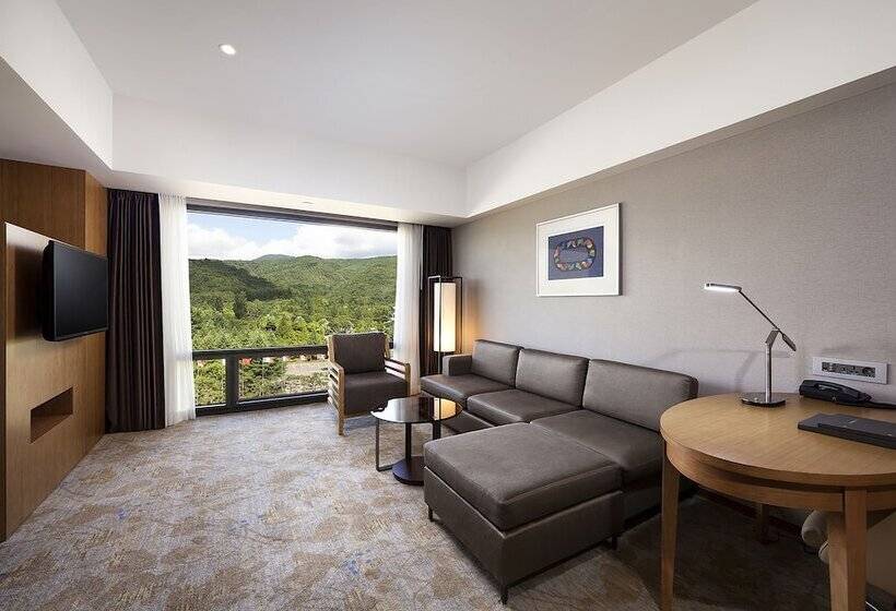 سوییت جونیور, Hilton Gyeongju
