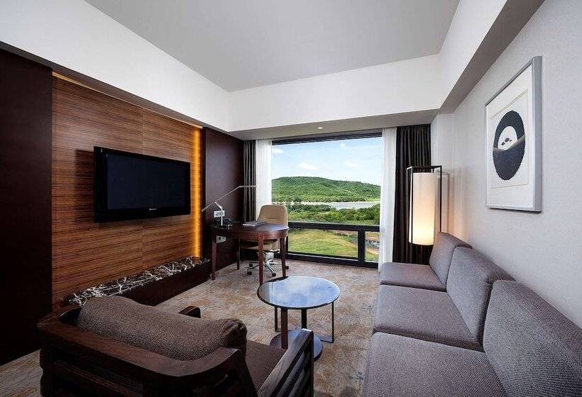 سوئیت پریمیوم, Hilton Gyeongju
