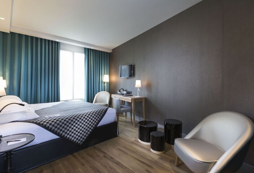Номер Deluxe, Acanthe  Boulogne Billancourt