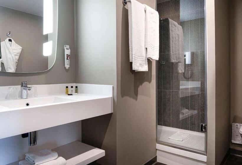 Номер Стандарт, Ibis Nanterre La Defense