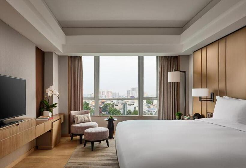 سوییت اجرایی, New World Saigon