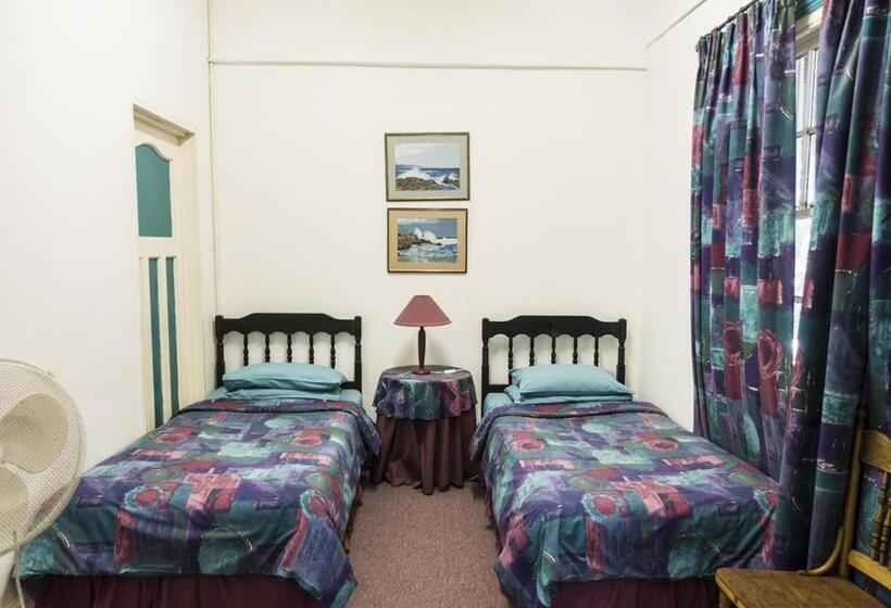 Семейное Бунгало, Sandflats B&b Self Catering