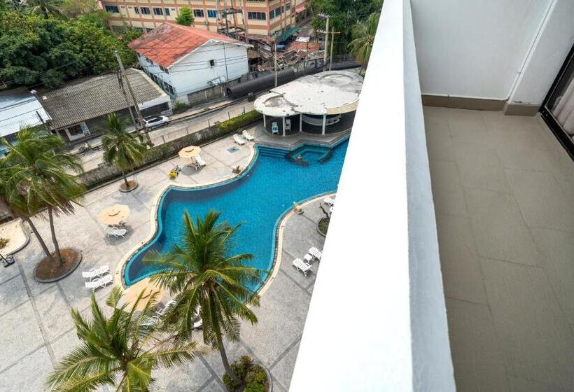 Номер Superior Вид на Бассейн, Welcome Plaza Hotel Pattaya