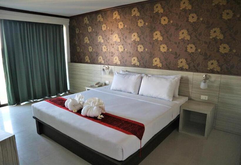 Люкс Вид на Бассейн, Welcome Plaza Hotel Pattaya