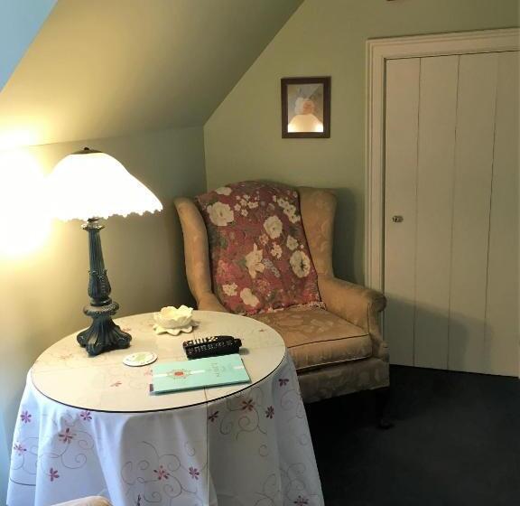 Люкс Кровать Кинг, Parsonage Inn Bed And Breakfast
