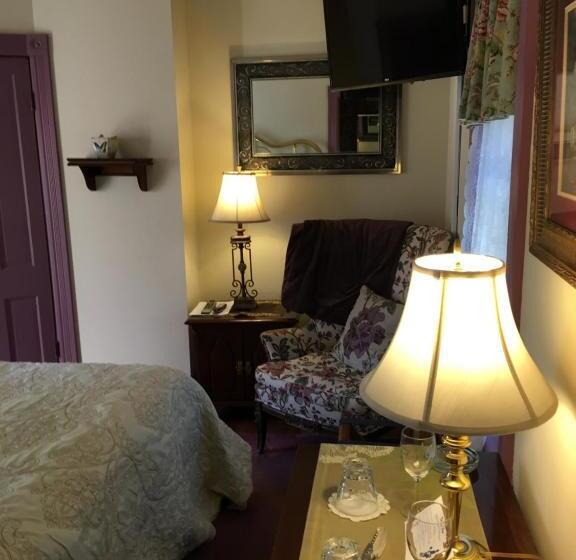 Номер Стандарт с Балконом, Parsonage Inn Bed And Breakfast
