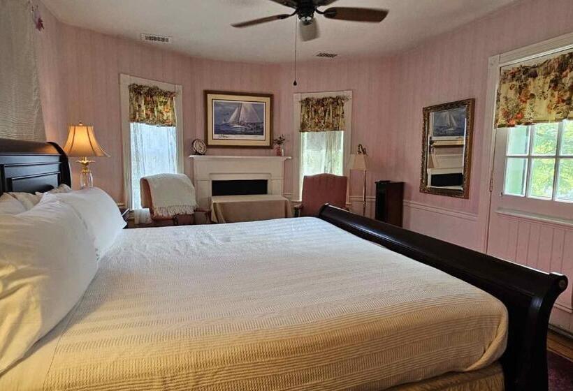 Quarto Estandar Cama King, Parsonage Inn Bed And Breakfast
