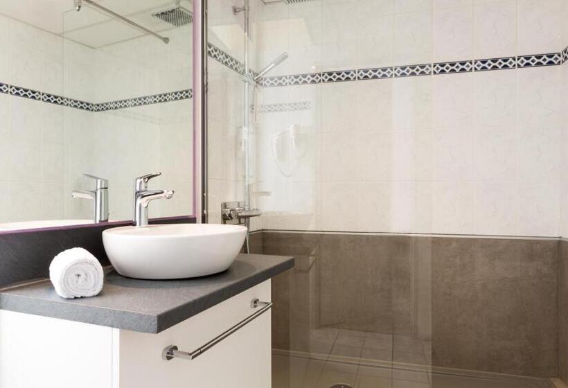 اتاق استاندارد سه نفره, The Originals City, Hôtel Nevers Centre Gare
