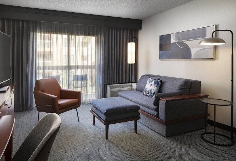 Suite, Courtyard By Marriott Palm Springs