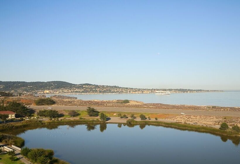 Люкс, Embassy Suites By Hilton Monterey Bay Seaside