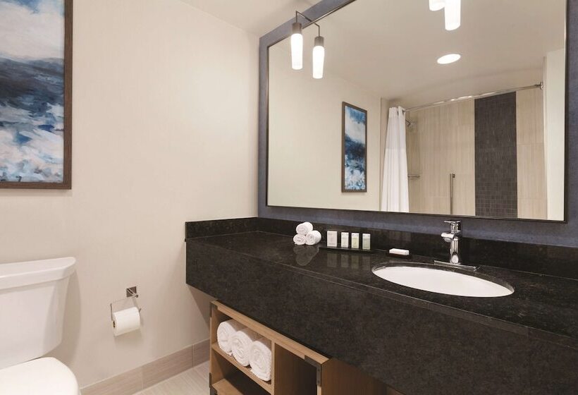 Люкс 2 Спальни, Embassy Suites By Hilton Monterey Bay Seaside
