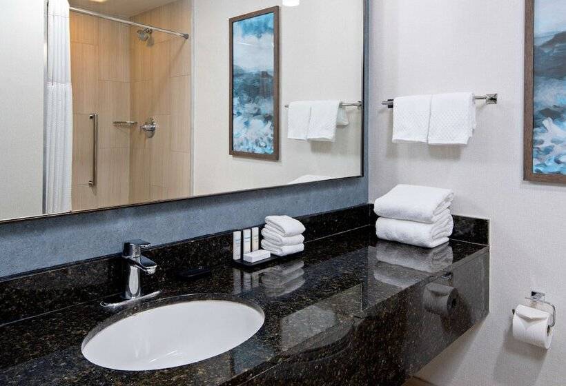Люкс, Embassy Suites By Hilton Monterey Bay Seaside