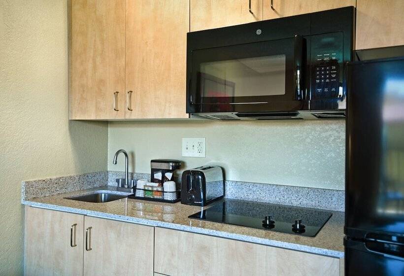 Люкс Кровать Квин, Oxford Suites Lancaster