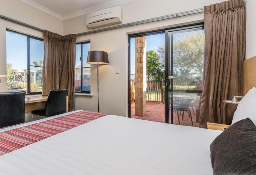 디럭스 트리플 룸, Country Comfort Perth