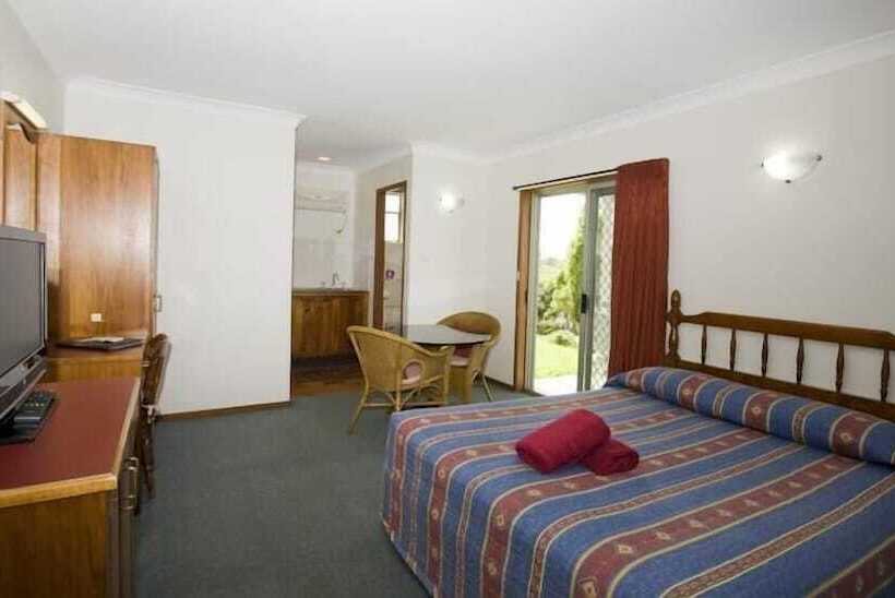 Номер Стандарт, Colonial Court Motor Inn